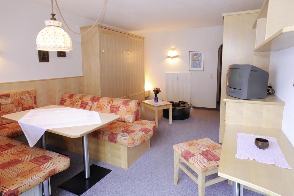 Haus Gariella Apartment การ์กเอลเลิน ภายนอก รูปภาพ